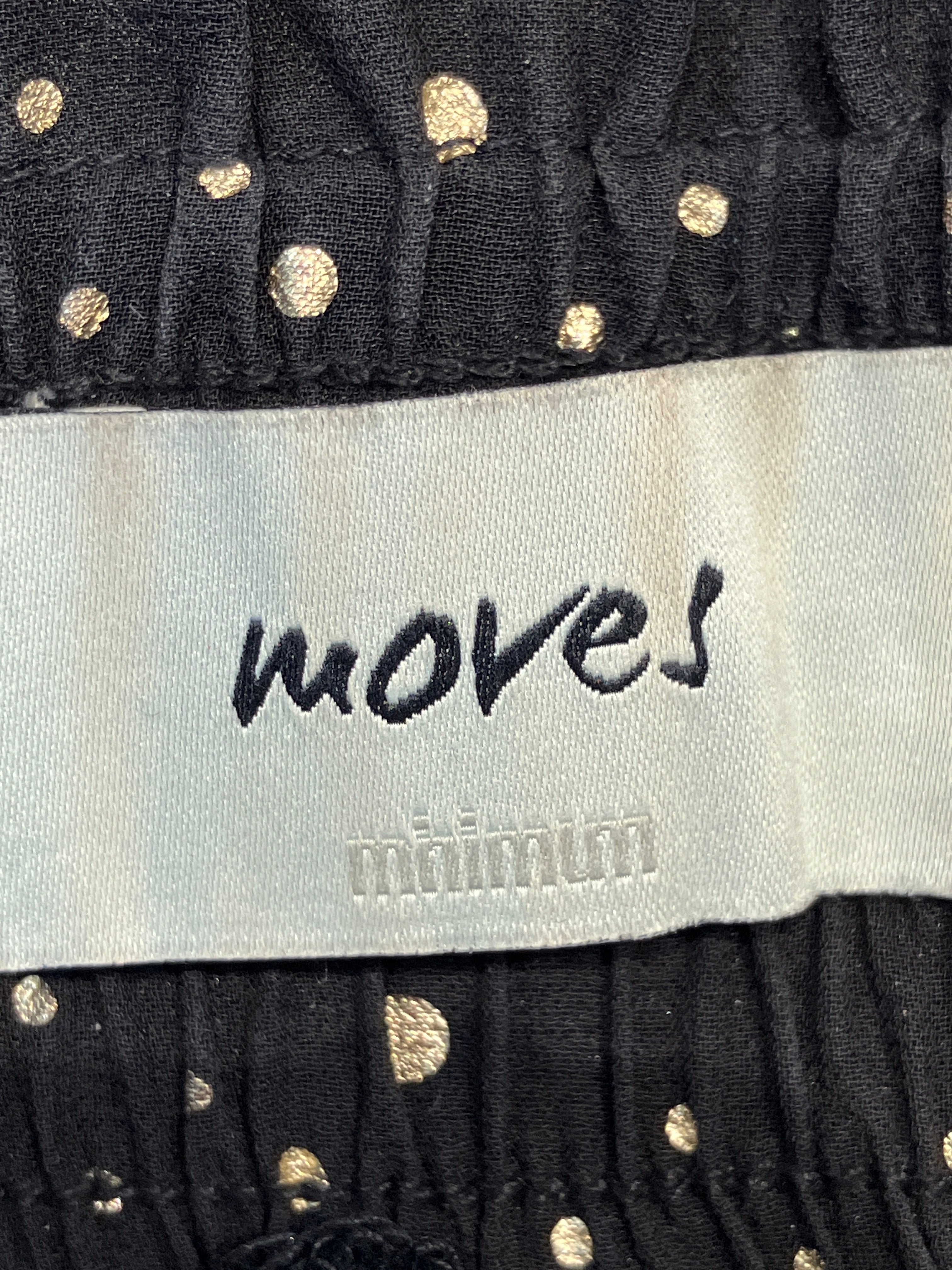 Moves Nederdel